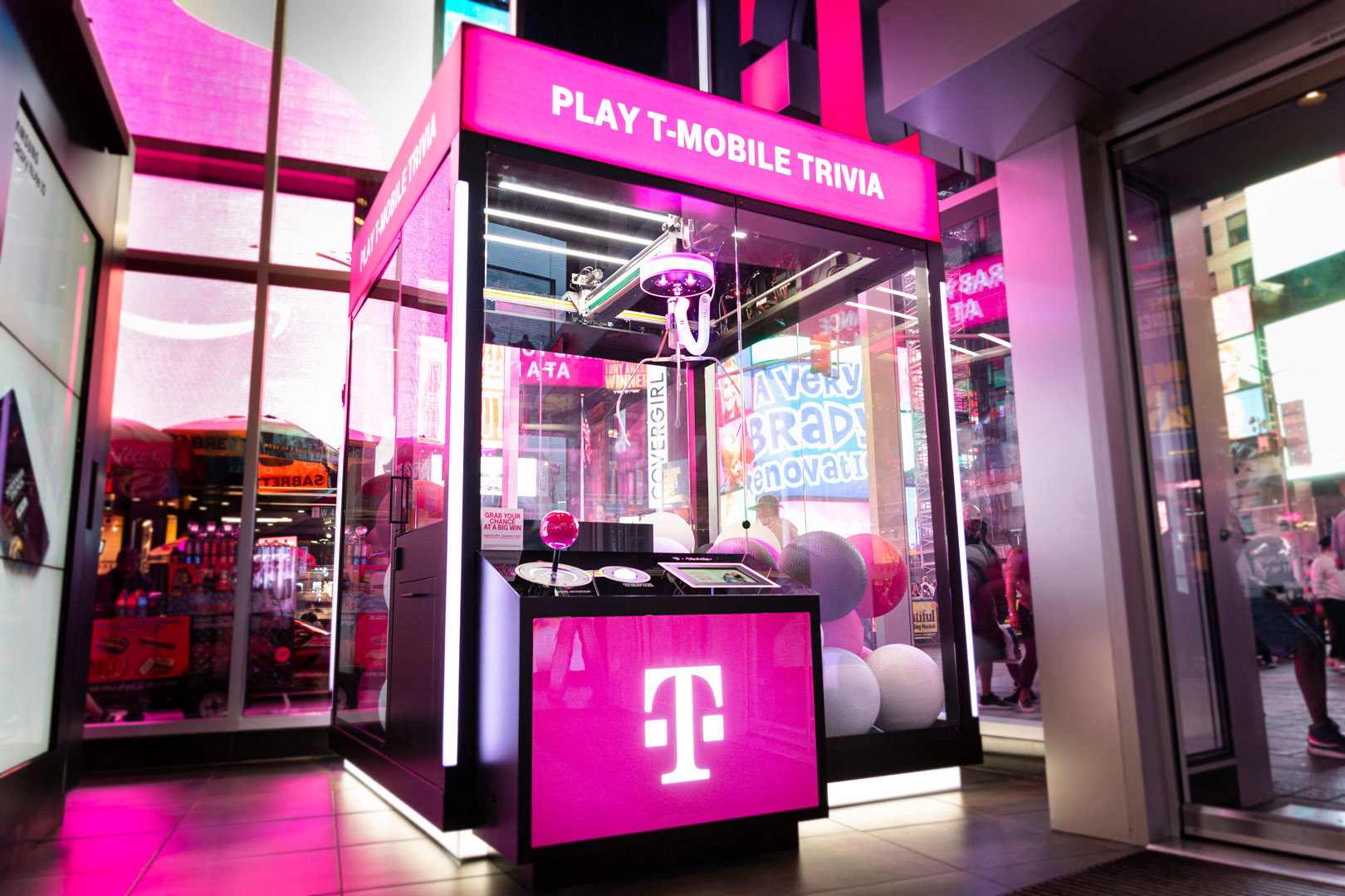 0919-EWI-TMO-TimesSquare-Claw_Front_resize T-Mobile The Claw Machine